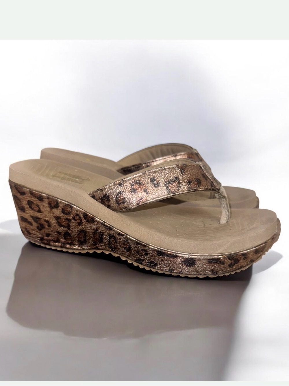 VOLATILE Leopard wedges women’s sandals size 7